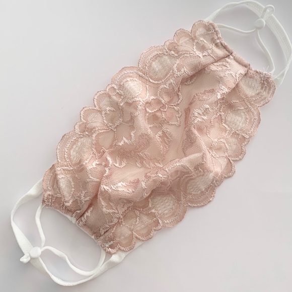 Blush Lace Mask Cover + BONUS white cotton mask - Picture 4 of 7
